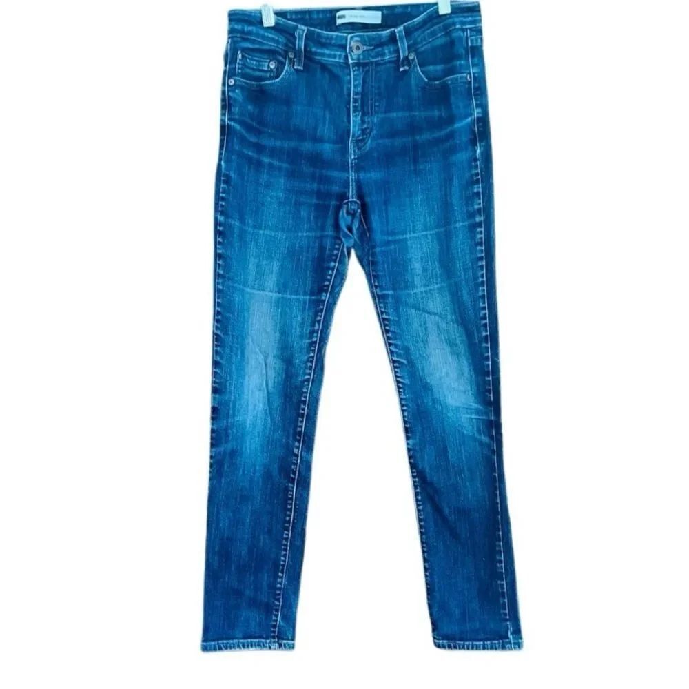 Levi’s Mid Rise Skinny jeans, 12M waist 31/inseam 32